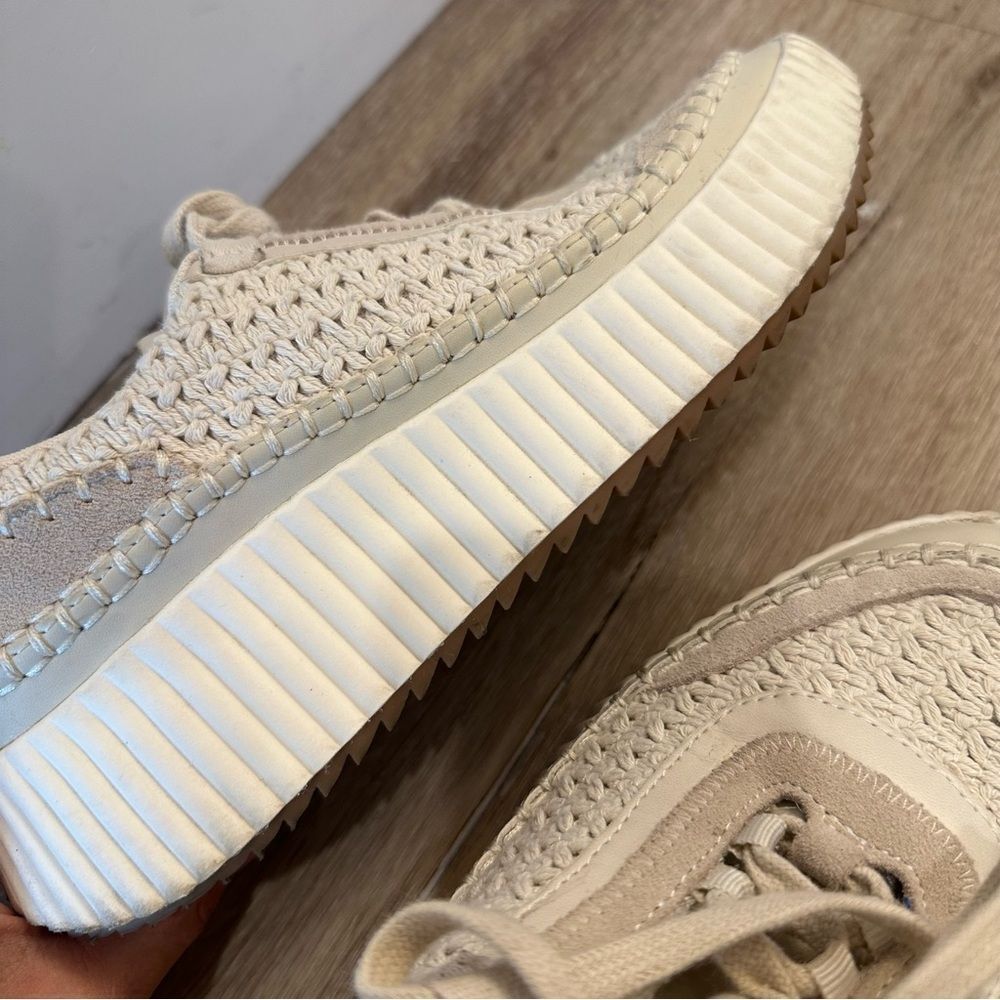 Dolce Vita Dolen Sneakers in Sandstone Knit size 8.5 - Picture 9 of 16